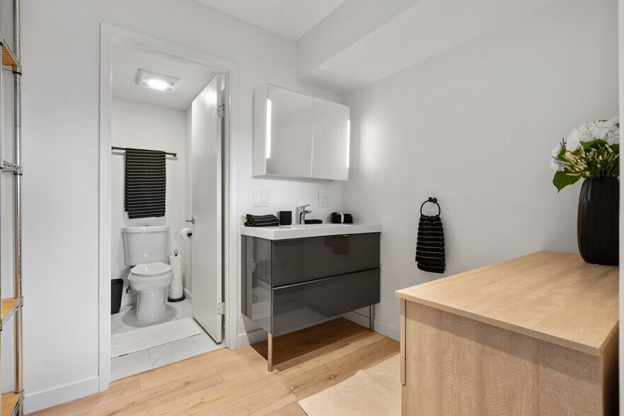 Building Photo - 315 Crocus Ct
