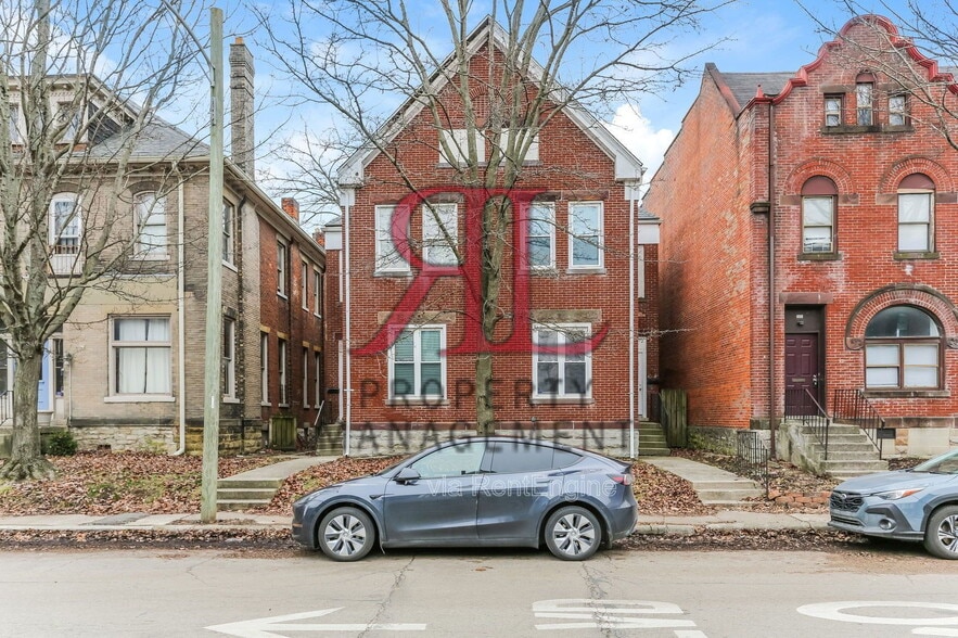 Building Photo - 821 Oak St