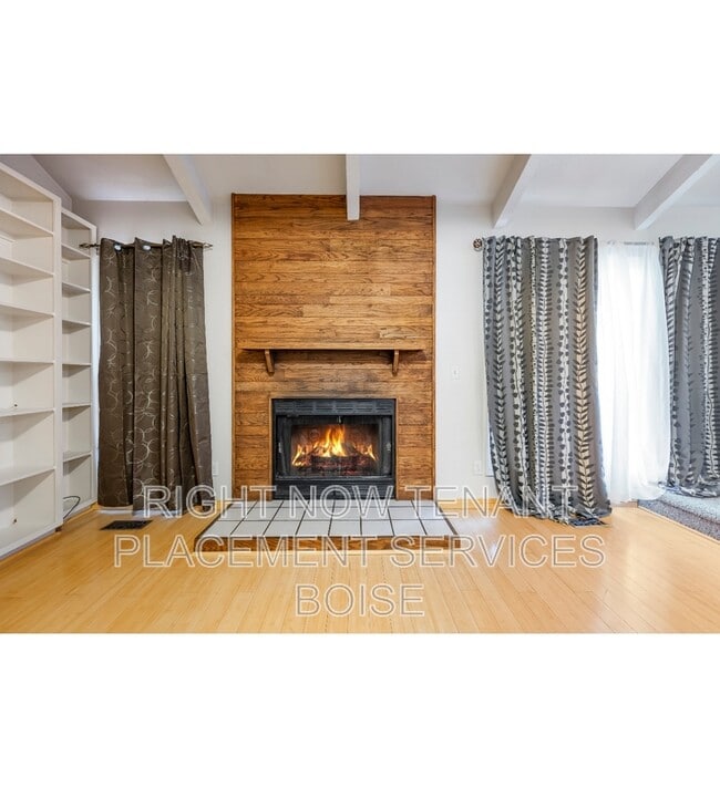 Building Photo - 1760 Woodbridge Ln