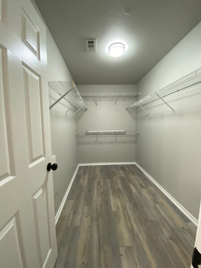 Building Photo - Beautiful Home in Redbird Ranch