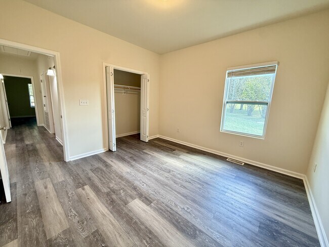 Building Photo - 1582 Hobbs Island Rd SE