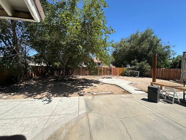 Building Photo - 1643 Derby Ct