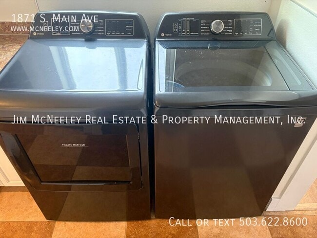 Building Photo - 1871 S Main Ave