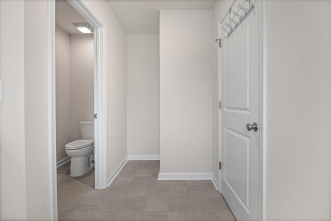Building Photo - 6918 Sanguine Ter