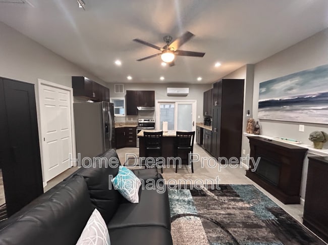 Building Photo - 1401 Bragg Rd