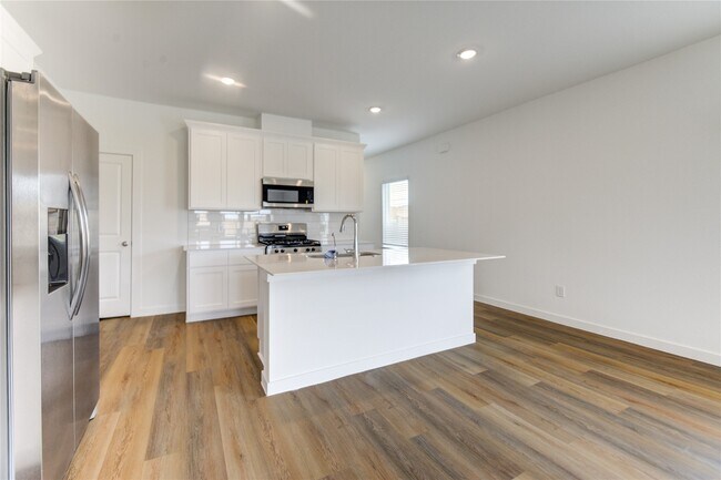 Building Photo - 9043 Rose Water Trl