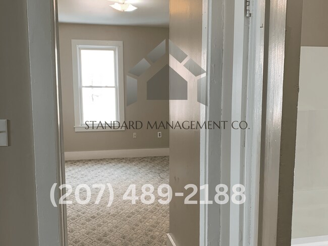 Building Photo - 15 Kennebec St