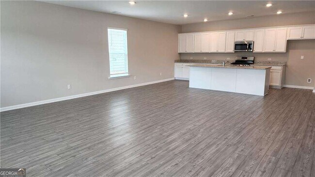 Building Photo - 400 Grey Falcon Ave