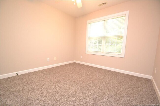 Building Photo - 1507 Poets Glade Dr