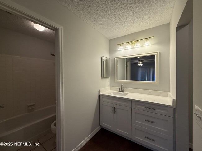 Building Photo - 8348 Westover Ct