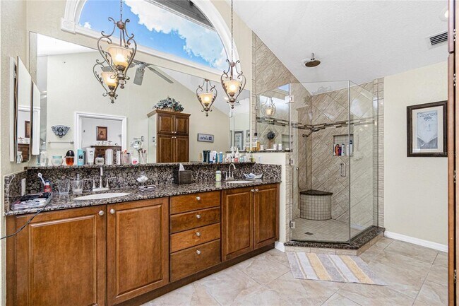 Building Photo - 202 George Rd SE