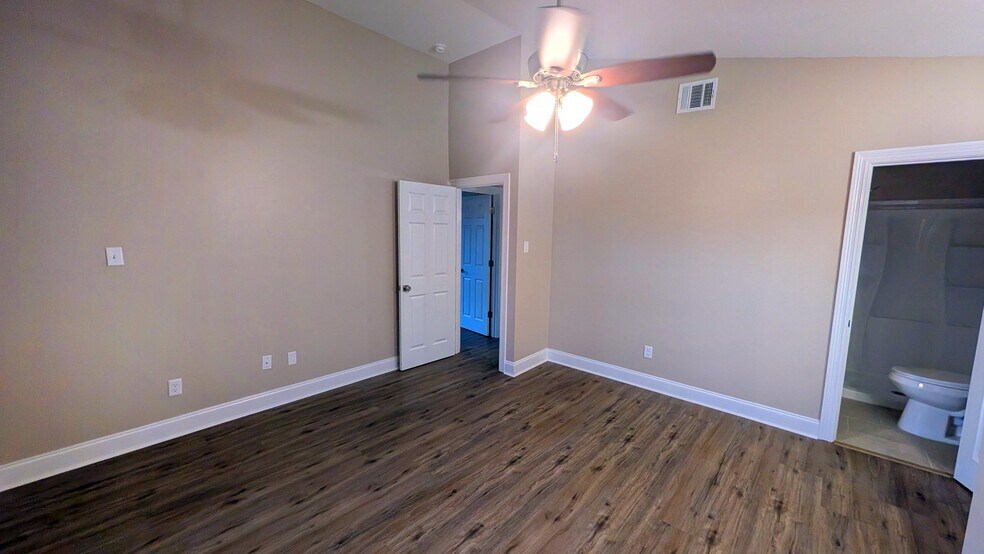 Building Photo - 101 Sagebrush Dr