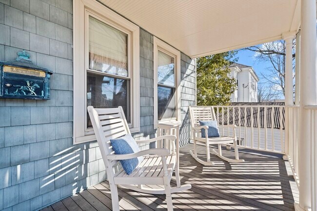 Building Photo - 7 Sweetser Ave