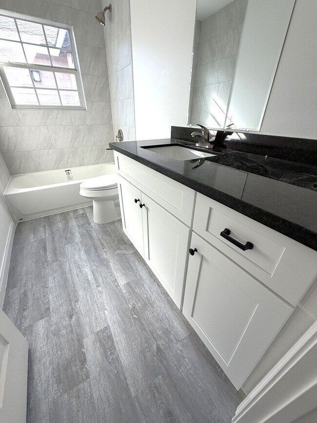 Building Photo - 7430 Claiborne St