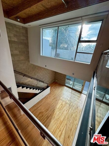 Building Photo - 717 Highland Ave