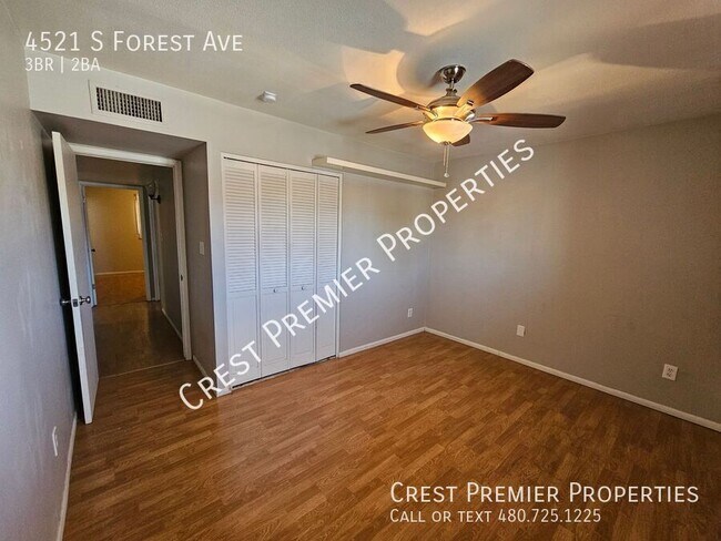 Building Photo - 4521 S Forest Ave