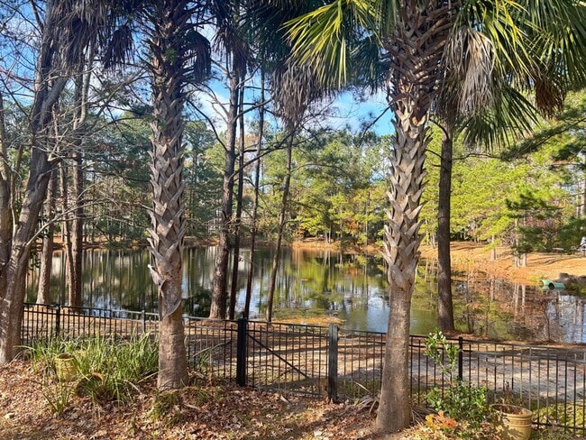 Building Photo - Available 1/15. Beautiful Remodeled 5 BR/4 BA Home in Park West!