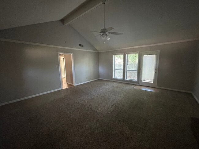 Building Photo - 4446 Ross - Available Now!