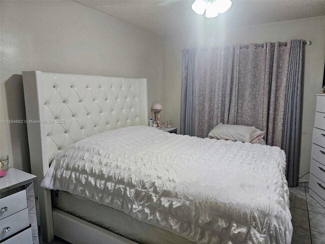 Building Photo - 1909 Mayo St