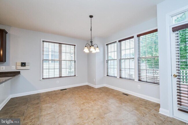 Building Photo - 6916 Birkenhead Pl