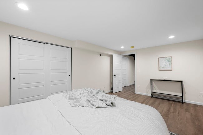 Building Photo - 7944 Lavington Dr