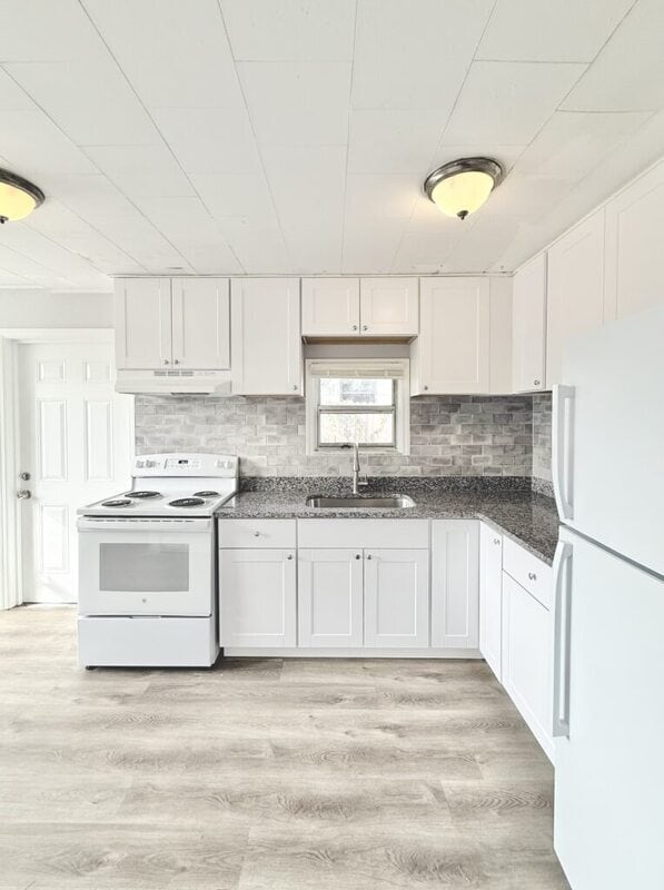 Building Photo - 4327 14th Ave S