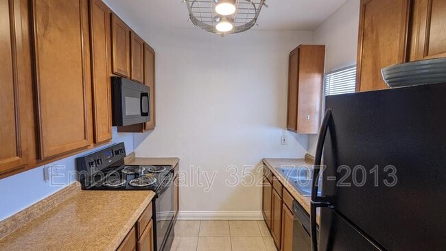 Building Photo - 140 N Oxalis Dr