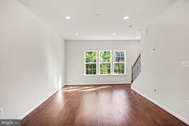 Building Photo - 1643 Dorothy Ln