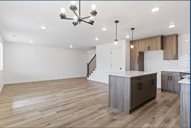 Building Photo - 3015 S Ludlow Way