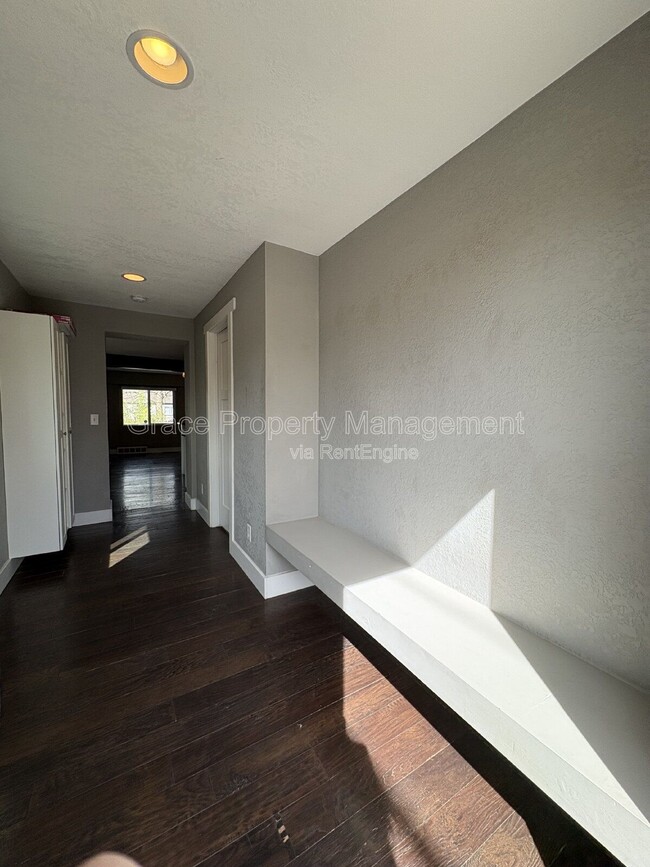 Building Photo - 2900 Pontiac St