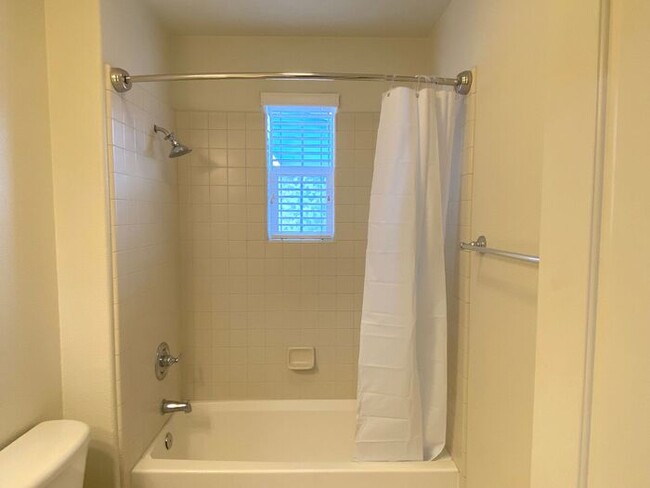 Building Photo - Somersett Reno Home - Walking Trails and t...