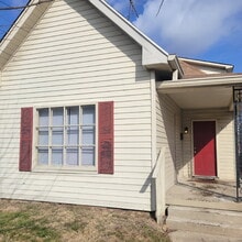Building Photo - Near Southside 3BR House w/Garage!