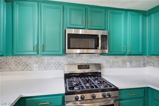 Building Photo - 315 Seine Way
