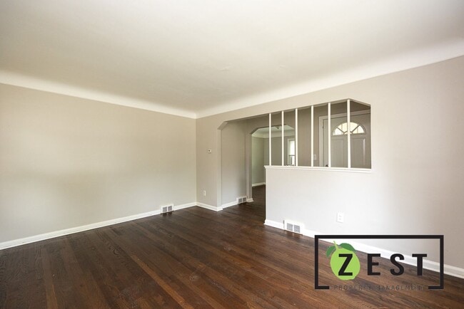 Building Photo - Charming 3-Bedroom Home Coming Soon on Det...