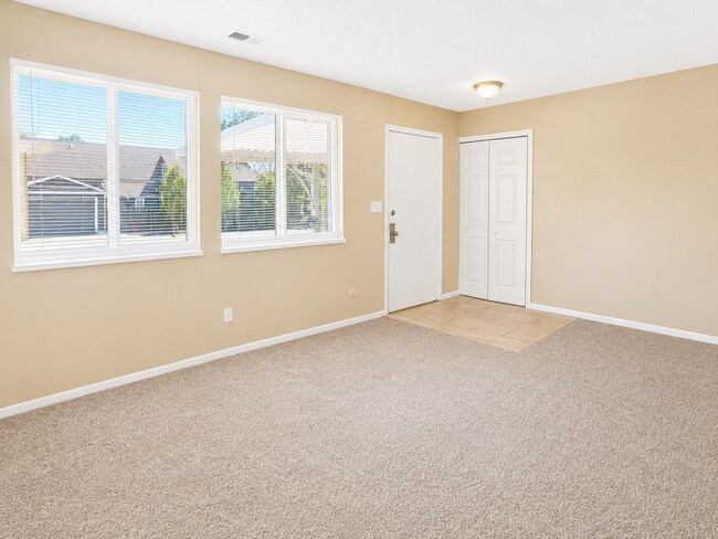 Building Photo - Denver Apartment Near Cherry Creek Trail & Garland Park