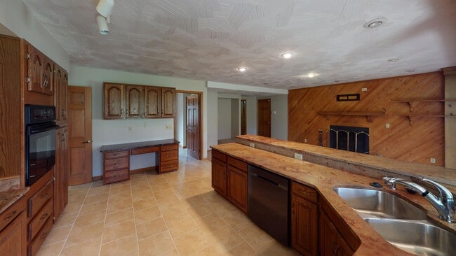 Building Photo - 3922 Ridgedale Dr