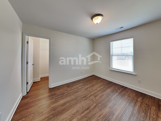 Building Photo - 115 Samara Ln