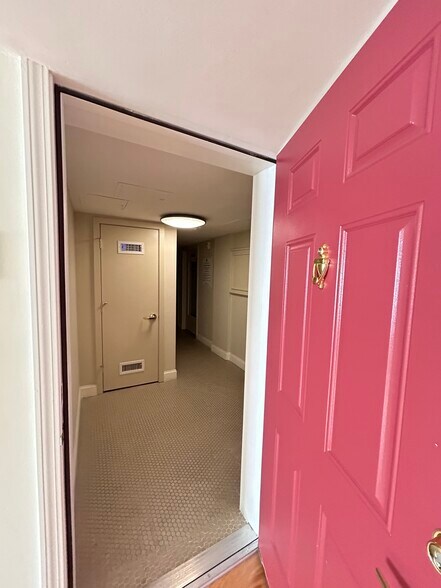 Building Photo - 1 Langdon Sq