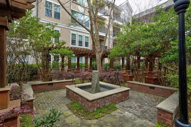 Building Photo - 1850 Cotillion Dr