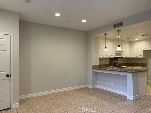 Building Photo - 108 Calle Campanero