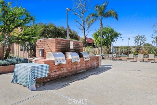 Building Photo - 6600 Warner Ave