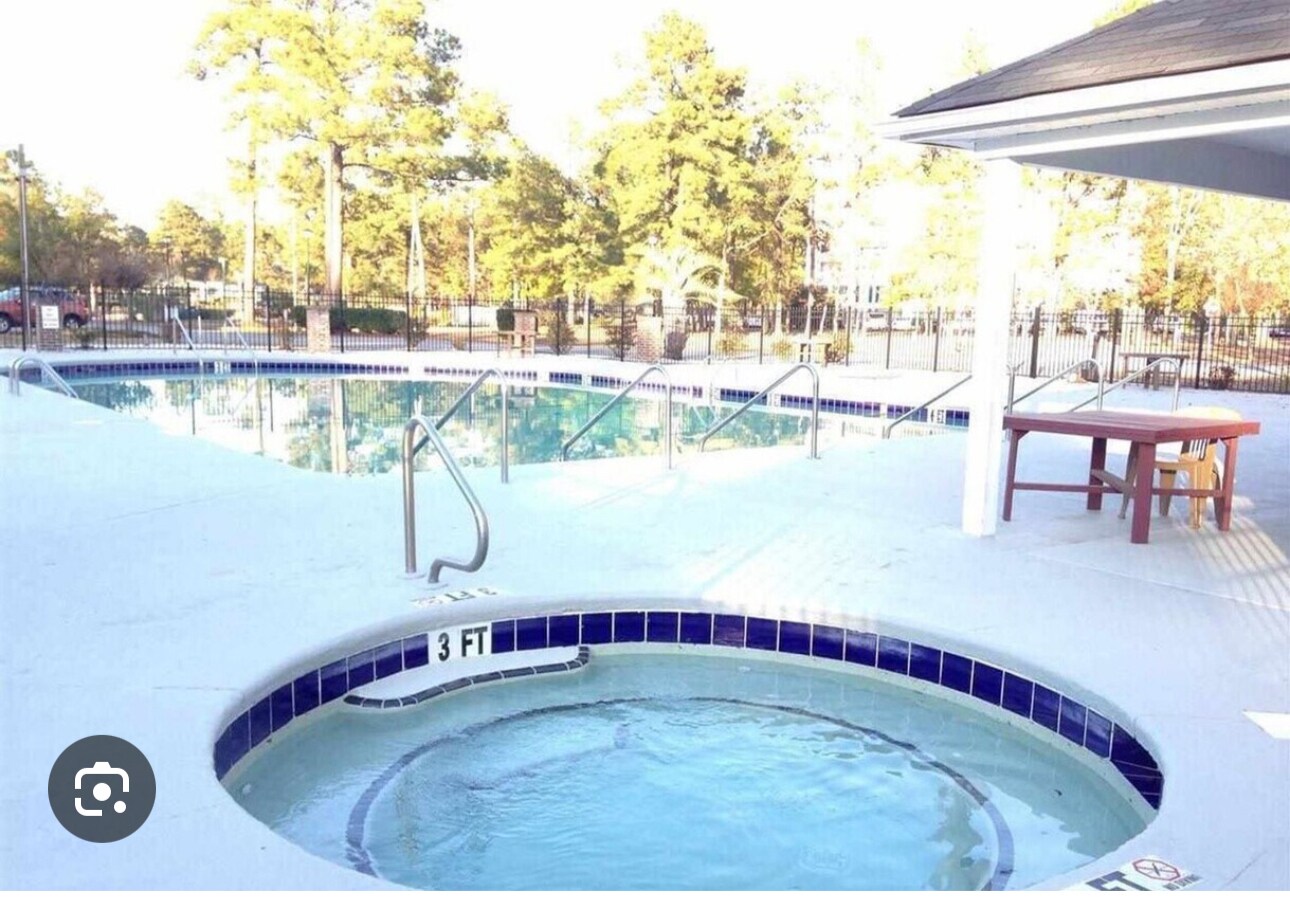 Hot Tub & pool - 6462 Sweet Gum Trl