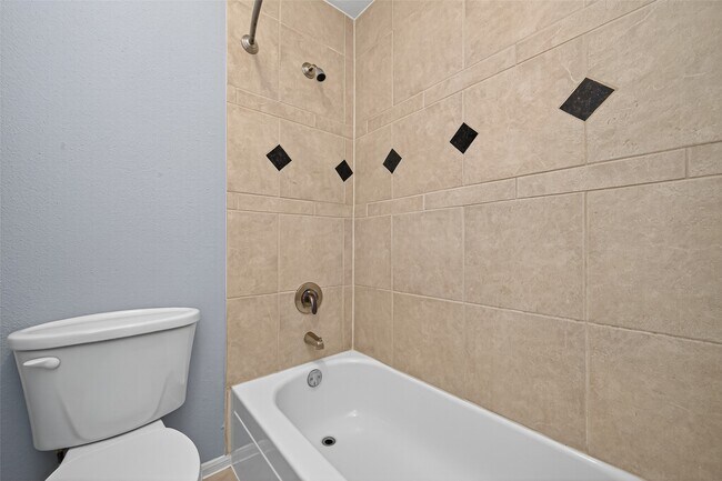 Building Photo - 9850 Pagewood Ln
