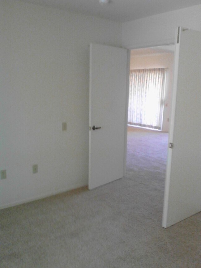 Building Photo - UNFURNISHED AGE RESTRICTED HOUSE  INCLUDES BONUS ROOM