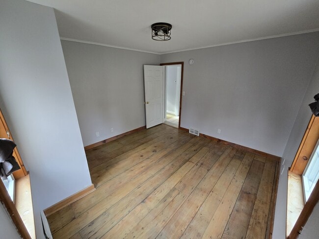 Building Photo - 205 Elmbrook Dr