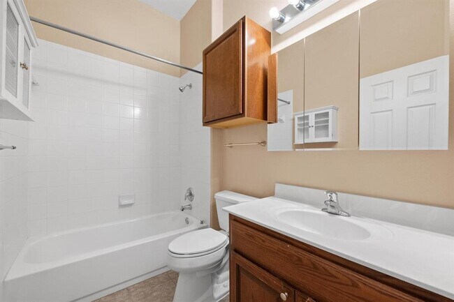 Building Photo - 10409 Yellowstone Dr