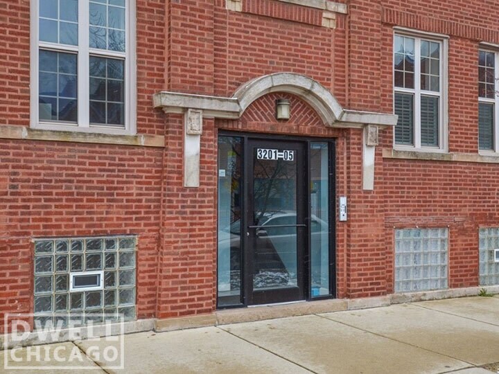 Building Photo - 3205 W George St