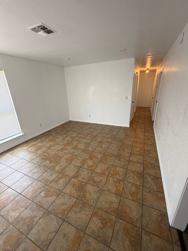 Building Photo - 324 NW 96th St