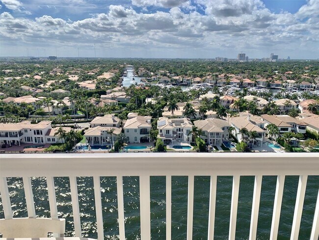 Building Photo - 1500 S Ocean Dr