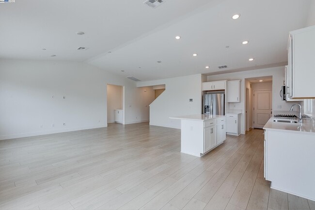 Building Photo - 1227 Richardson Rd